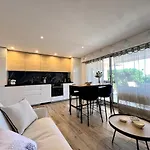 Apartman Loubet - Proximite Marina Baie Des Anges - Front De - Parking Prive