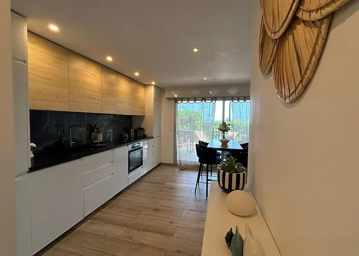 Loubet - Proximite Marina Baie Des Anges - Front De - Parking Prive 公寓 *