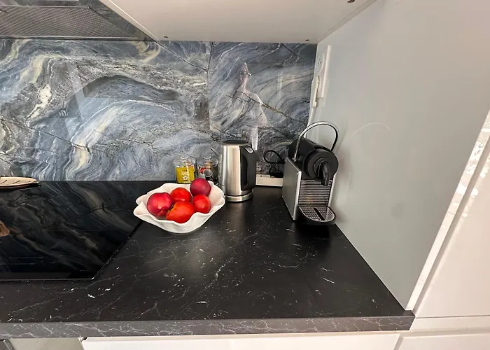 Loubet - Proximite Marina Baie Des Anges - Front De - Parking Prive