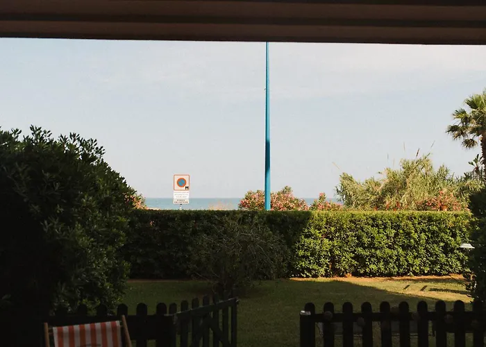 Loubet - Proximite Marina Baie Des Anges - Front De - Parking Prive 公寓