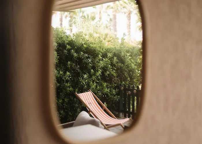 Loubet - Proximite Marina Baie Des Anges - Front De - Parking Prive 卢贝新城