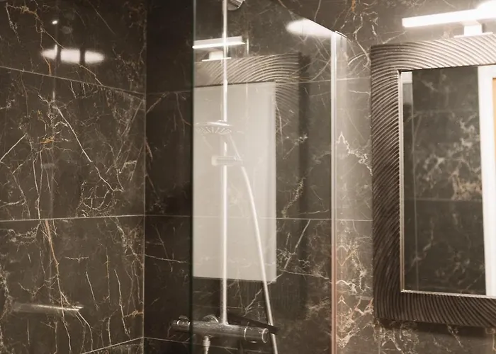 公寓 Loubet - Proximite Marina Baie Des Anges - Front De - Parking Prive *